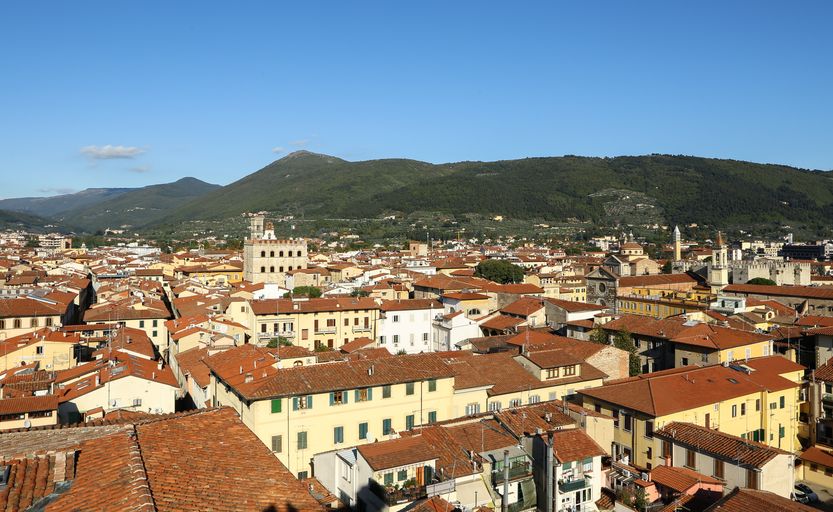 panoramica-prato-palazzo-pretorio-san-francesco