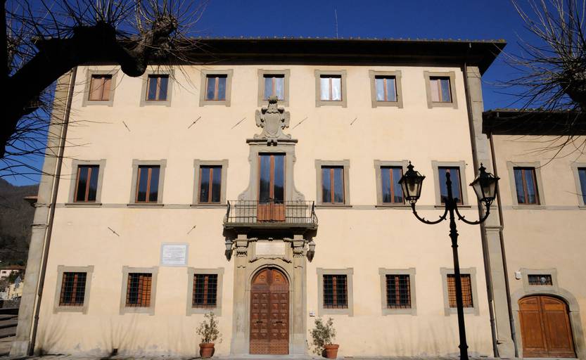 Casone dei Bardi of Vernio, façade