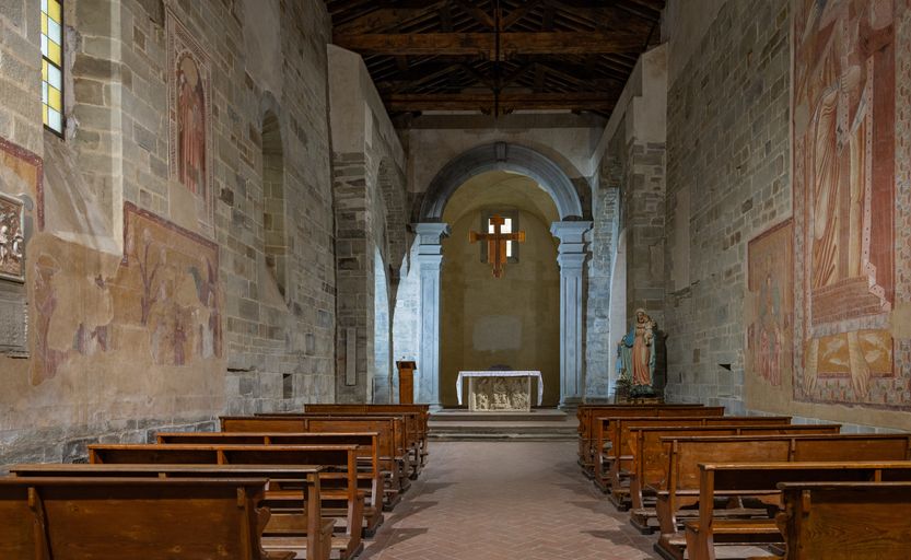 badia-santa-maria-montepiano-navata-affrescata-ph-space