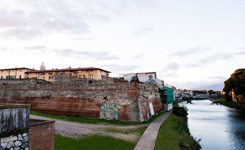 Bastione lungo il fiume Bisenzio 