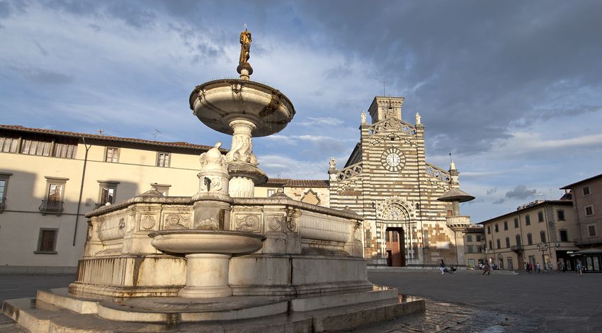 Fontana del Papero in Piazza Duomo