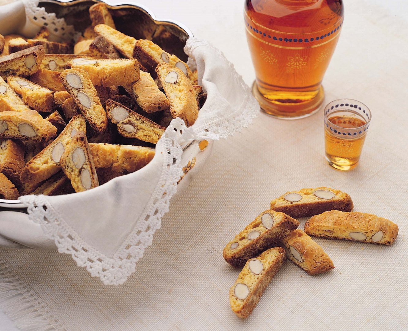 cantucci-e-vinsanto